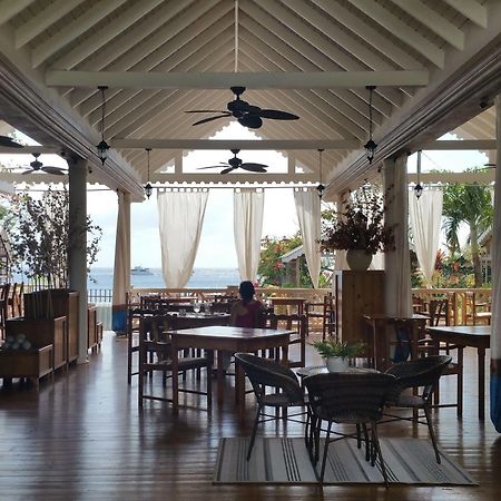 Beachcombers Hotel Saint Vincent ภายนอก รูปภาพ