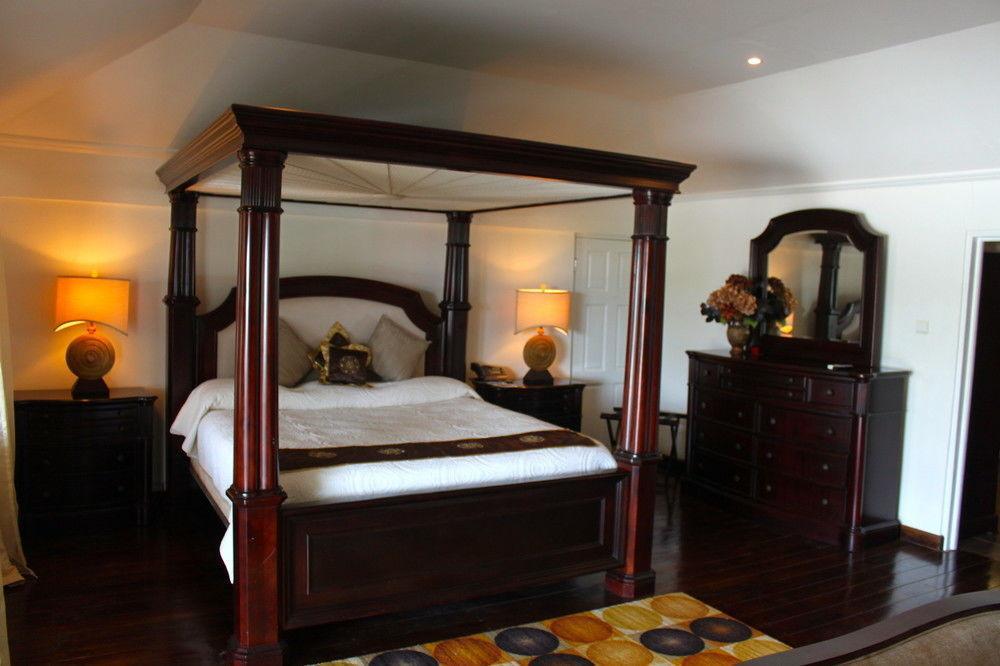 Beachcombers Hotel Saint Vincent ภายนอก รูปภาพ