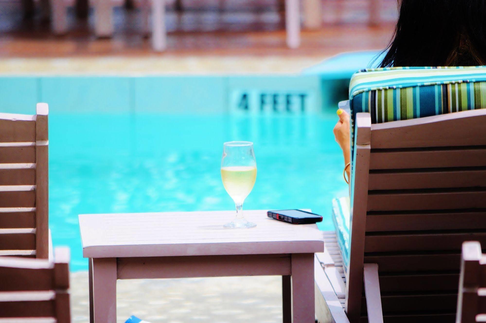 Beachcombers Hotel Saint Vincent ภายนอก รูปภาพ